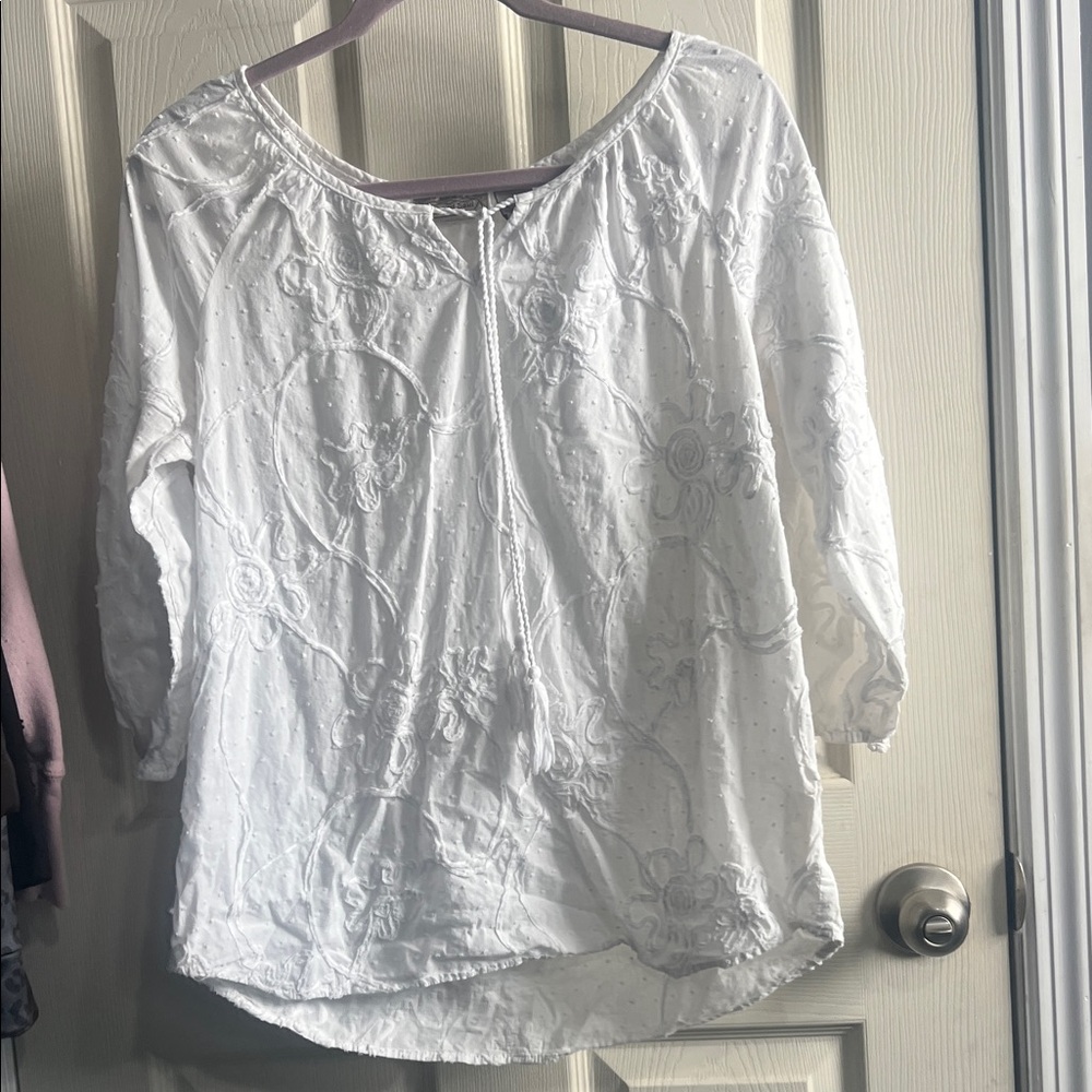 Art And Soul White Floral Women's Blouse